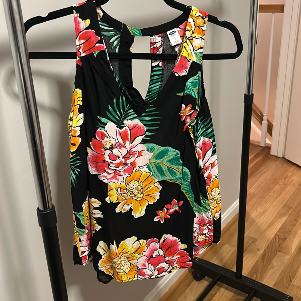 Old Navy flowery top